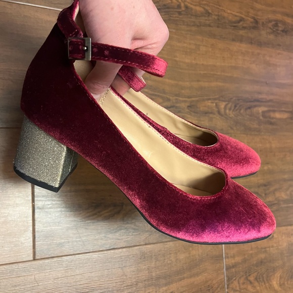 Pink Velvet Shoes Women’s Size 6 - Picture 1 of 8